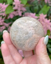 Load image into Gallery viewer, Peach Moonstone with Flash Sphere
