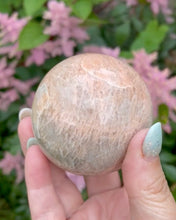 Load image into Gallery viewer, Peach Moonstone with Flash Sphere
