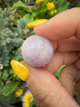 Load image into Gallery viewer, Uv Reactive Kunzite Sphere
