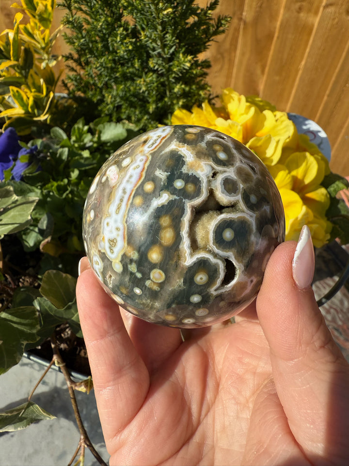 8th Vein Ocean Jasper Sphere with Druzy 6.3cm Dia