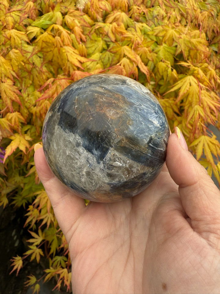 Large kyanite Sphere with Quartz over 7cm