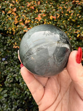 Load image into Gallery viewer, Eagle Eye Sphere 6.3cm dia
