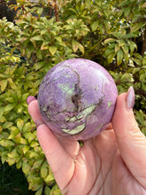 Load image into Gallery viewer, Atlantisite Sphere Serpentine and Stichite Sphere 6.2cm Dia
