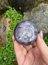 Load image into Gallery viewer, Purple Mica Lepidolite Sphere 4.9cm Dia
