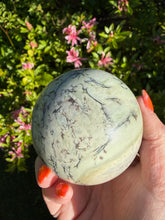 Load image into Gallery viewer, Infinite Stone Serpentine Sphere with Dendrities 6.8cm Dia
