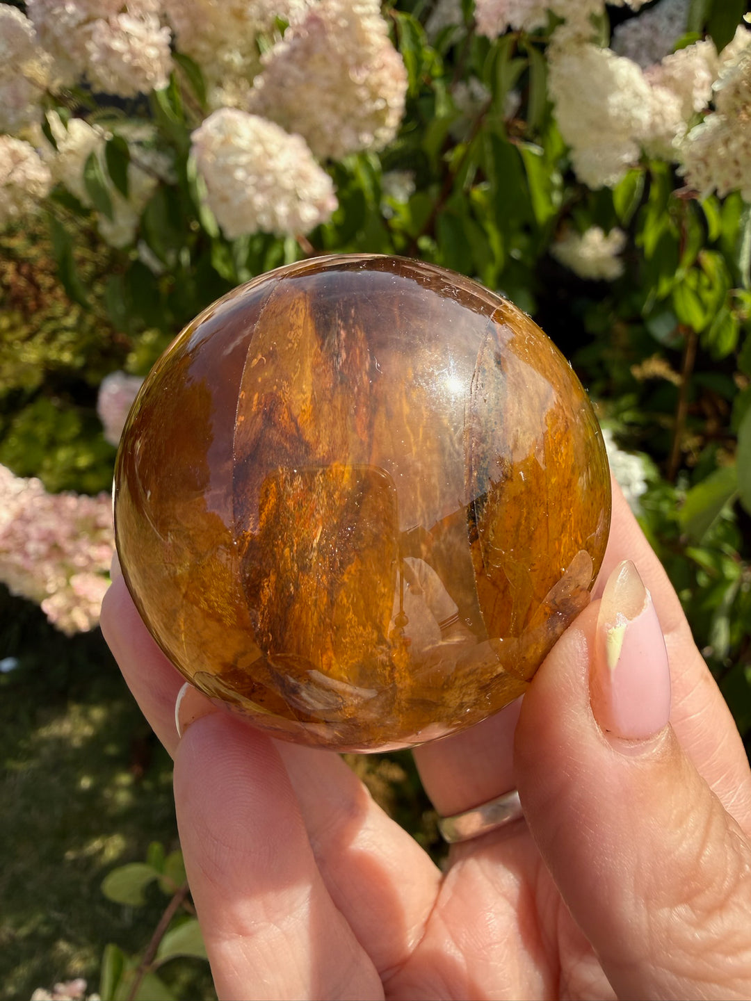 High Quality Golden Healer Quartz Sphere with Sheen and Dendrities 5cm Dia