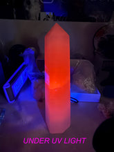 Load image into Gallery viewer, Uv Reactive Mangano Calcite Tower
