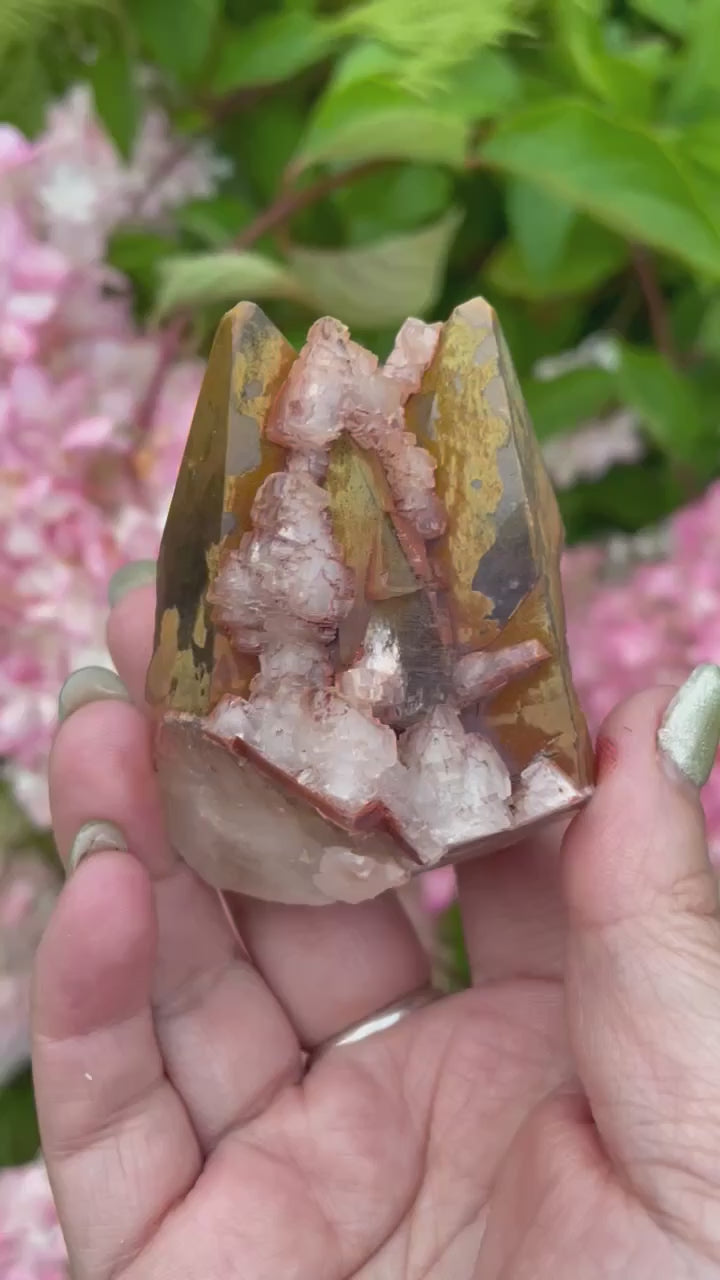 Freestanding Calcite Twin Specimen from Daye Hubei