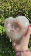 Load and play video in Gallery viewer, Large Quality Druzy Agate Heart with Dendrites and a Stand
