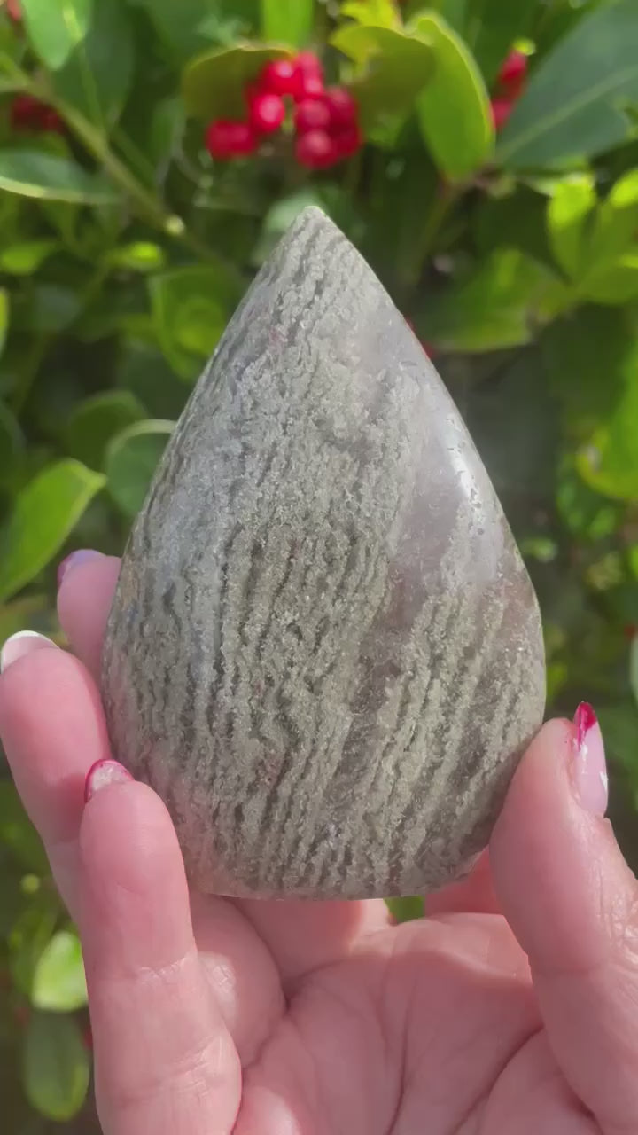 Thousand Layer Garden Quartz Flame Carving