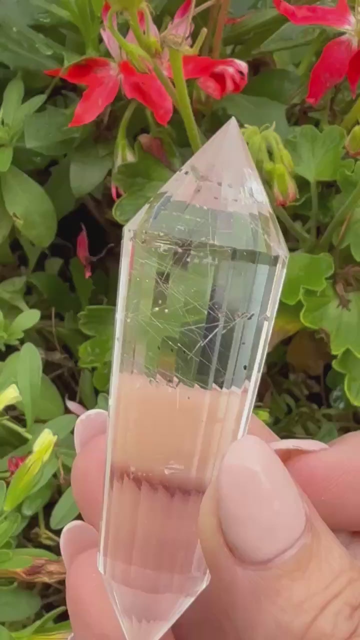 Rutile Quartz Vogel with 24 Facets