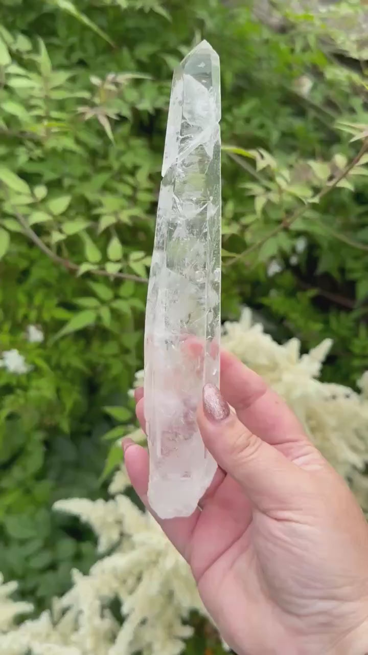Natural Singing Quartz Point Specimen from Inner Mongolia