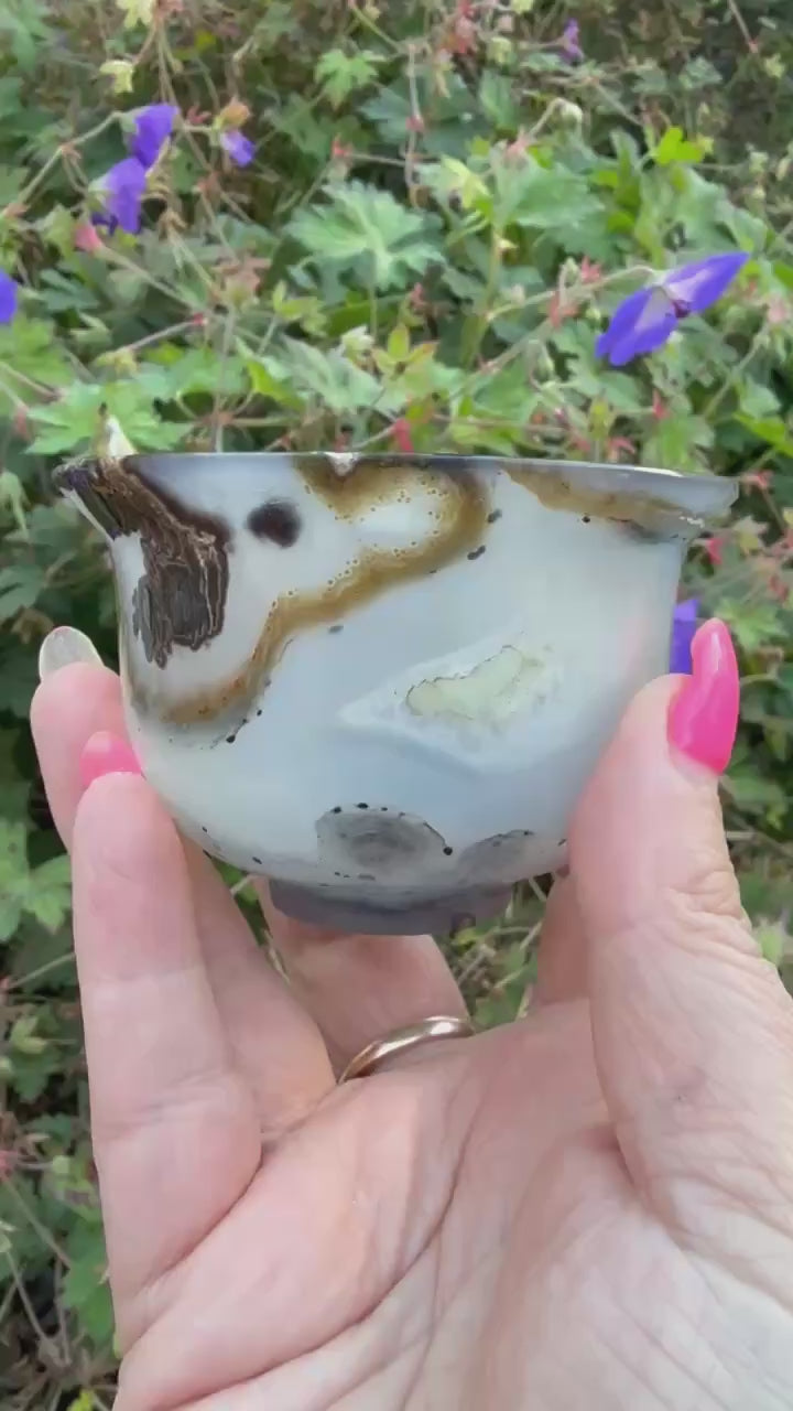 Quality Agate Bowl Carving