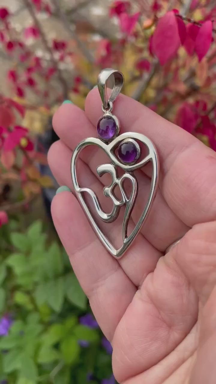 925 Sterling Silver Om in Heart Pendant with Amethyst
