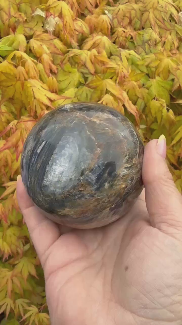 Large kyanite Sphere with Quartz over 7cm
