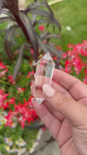 Load and play video in Gallery viewer, Clear Quartz Vogel with 24 Facets
