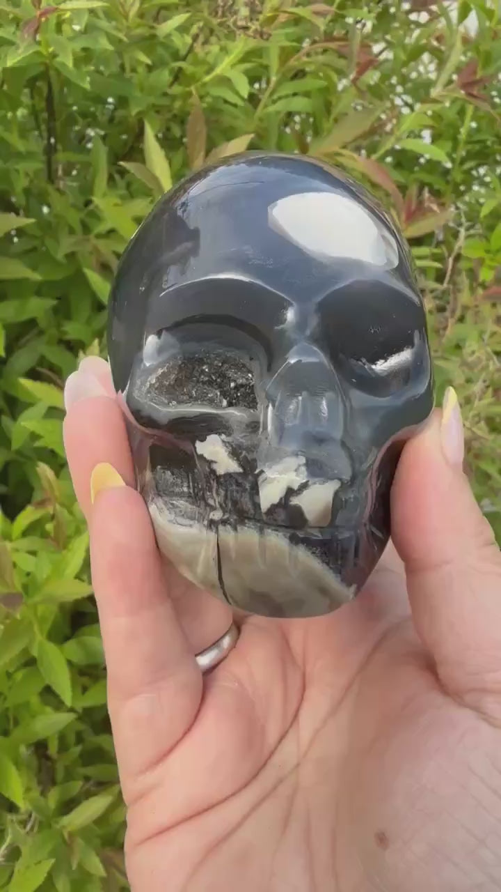 Uv Reactive Volcano Agate Skull Carving with Druzy