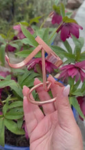 Load and play video in Gallery viewer, Rose Gold Metal Heart or Specimen Stand
