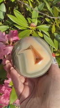 Load and play video in Gallery viewer, Druzy Agate Sphere 7.1cm Dia
