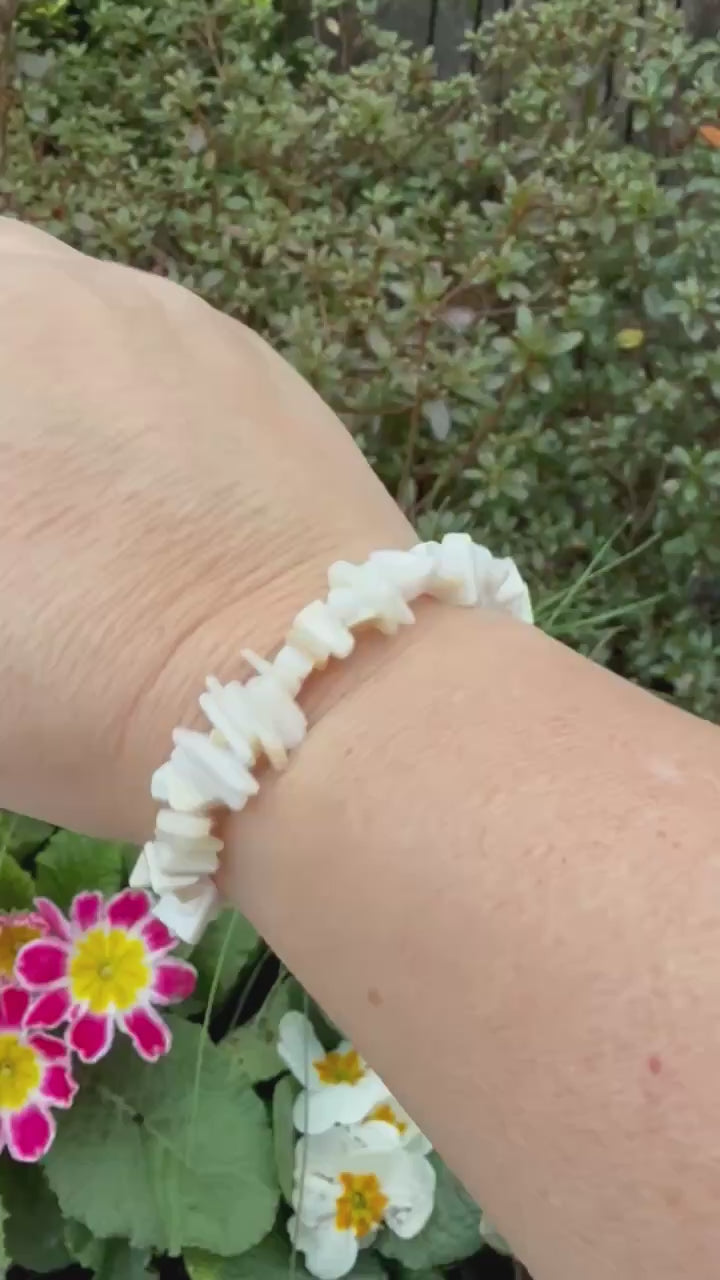 Mother of Pearl Chip Bracelet